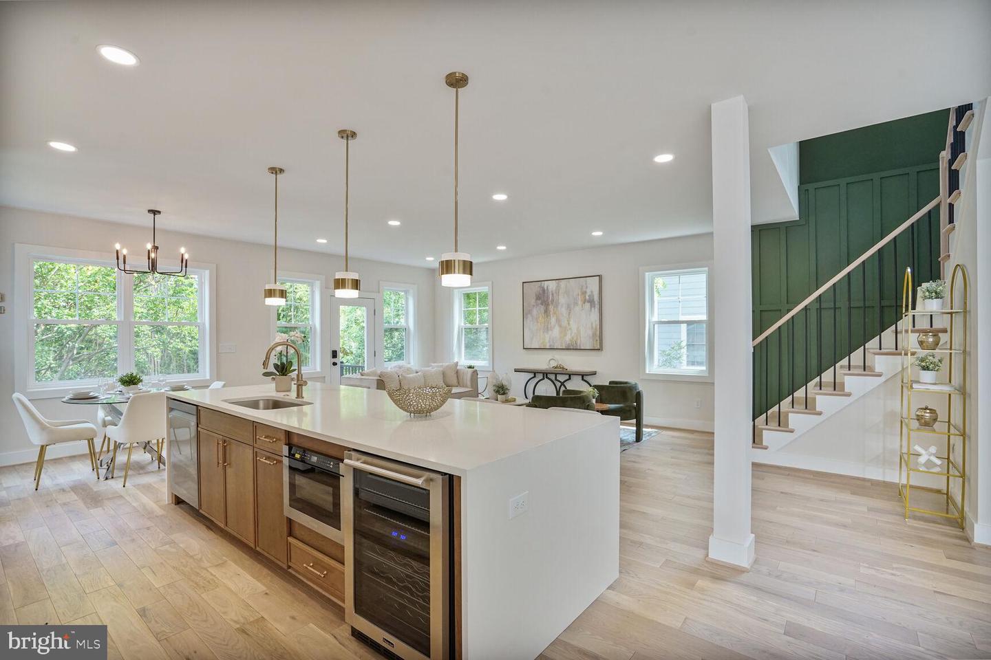 423 N CLEVELAND ST, ARLINGTON, Virginia 22201, 6 Bedrooms Bedrooms, ,5 BathroomsBathrooms,Residential,For sale,423 N CLEVELAND ST,VAAR2059072 MLS # VAAR2059072