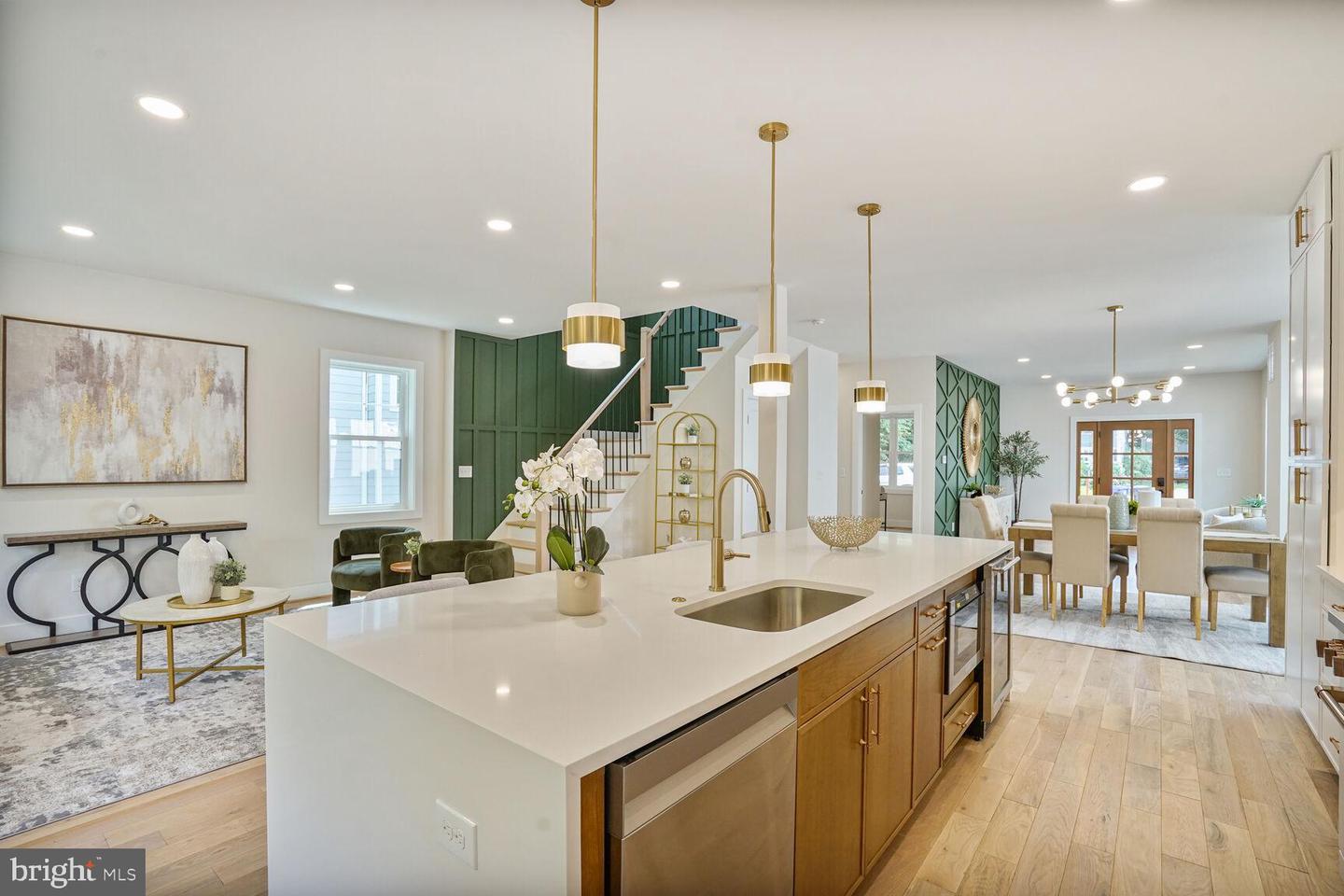 423 N CLEVELAND ST, ARLINGTON, Virginia 22201, 6 Bedrooms Bedrooms, ,5 BathroomsBathrooms,Residential,For sale,423 N CLEVELAND ST,VAAR2059072 MLS # VAAR2059072