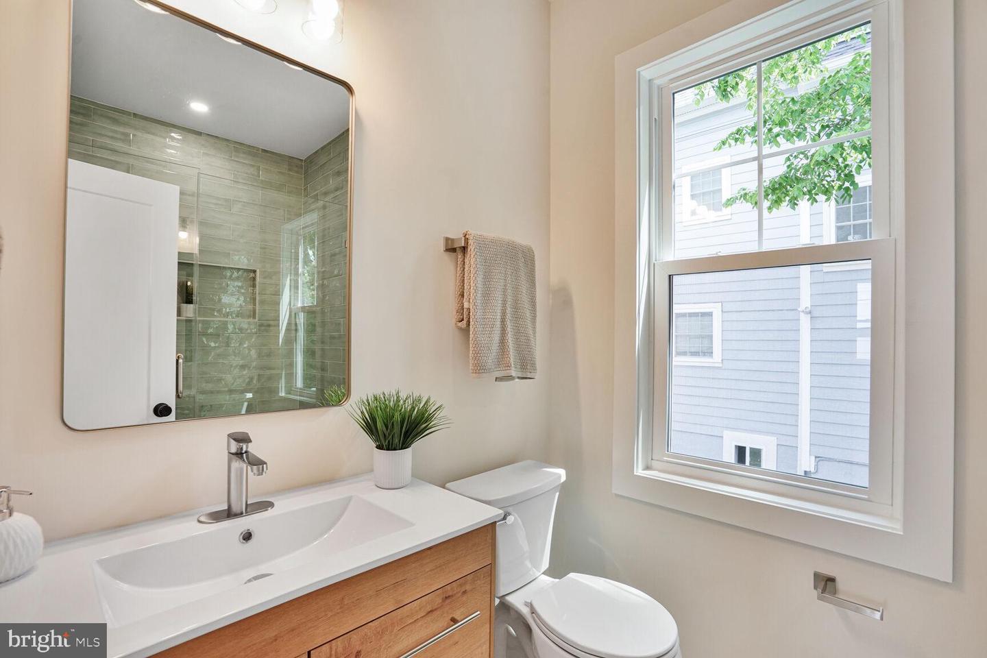 423 N CLEVELAND ST, ARLINGTON, Virginia 22201, 6 Bedrooms Bedrooms, ,5 BathroomsBathrooms,Residential,For sale,423 N CLEVELAND ST,VAAR2059072 MLS # VAAR2059072