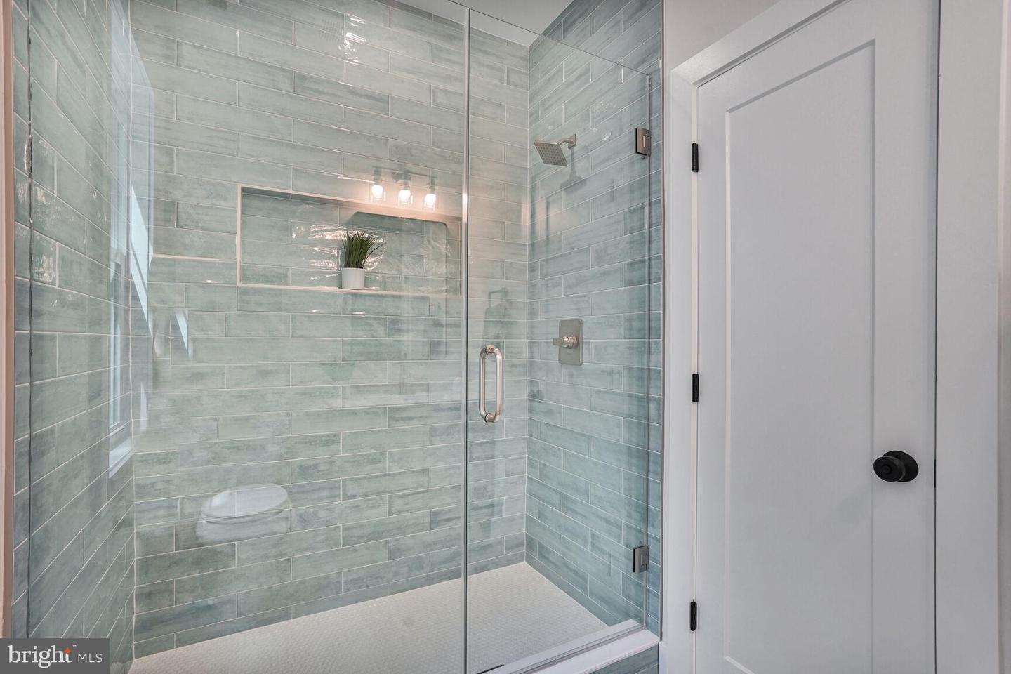 423 N CLEVELAND ST, ARLINGTON, Virginia 22201, 6 Bedrooms Bedrooms, ,5 BathroomsBathrooms,Residential,For sale,423 N CLEVELAND ST,VAAR2059072 MLS # VAAR2059072