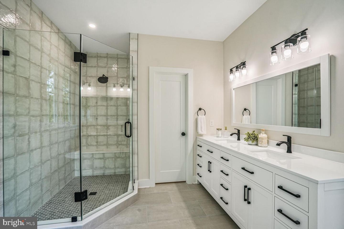 423 N CLEVELAND ST, ARLINGTON, Virginia 22201, 6 Bedrooms Bedrooms, ,5 BathroomsBathrooms,Residential,For sale,423 N CLEVELAND ST,VAAR2059072 MLS # VAAR2059072