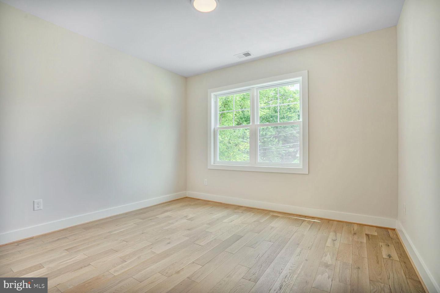 423 N CLEVELAND ST, ARLINGTON, Virginia 22201, 6 Bedrooms Bedrooms, ,5 BathroomsBathrooms,Residential,For sale,423 N CLEVELAND ST,VAAR2059072 MLS # VAAR2059072