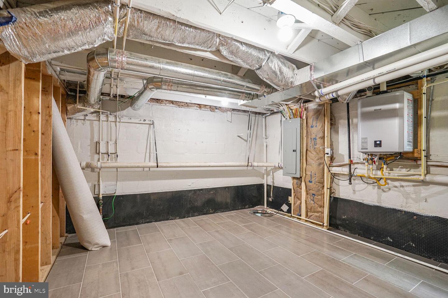 423 N CLEVELAND ST, ARLINGTON, Virginia 22201, 6 Bedrooms Bedrooms, ,5 BathroomsBathrooms,Residential,For sale,423 N CLEVELAND ST,VAAR2059072 MLS # VAAR2059072