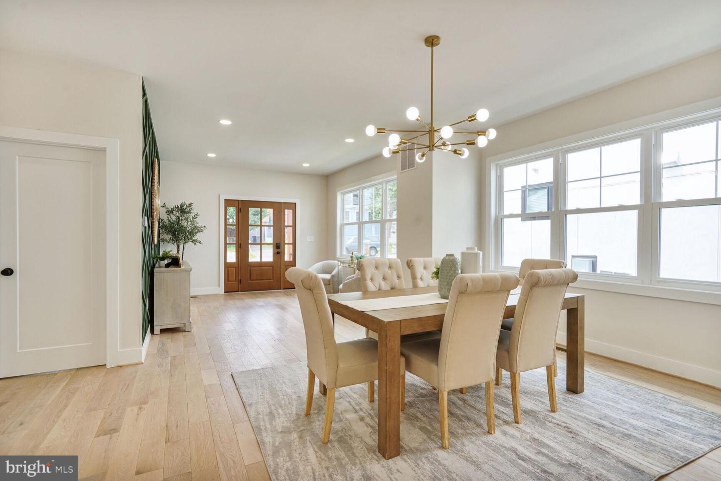 423 N CLEVELAND ST, ARLINGTON, Virginia 22201, 6 Bedrooms Bedrooms, ,5 BathroomsBathrooms,Residential,For sale,423 N CLEVELAND ST,VAAR2059072 MLS # VAAR2059072