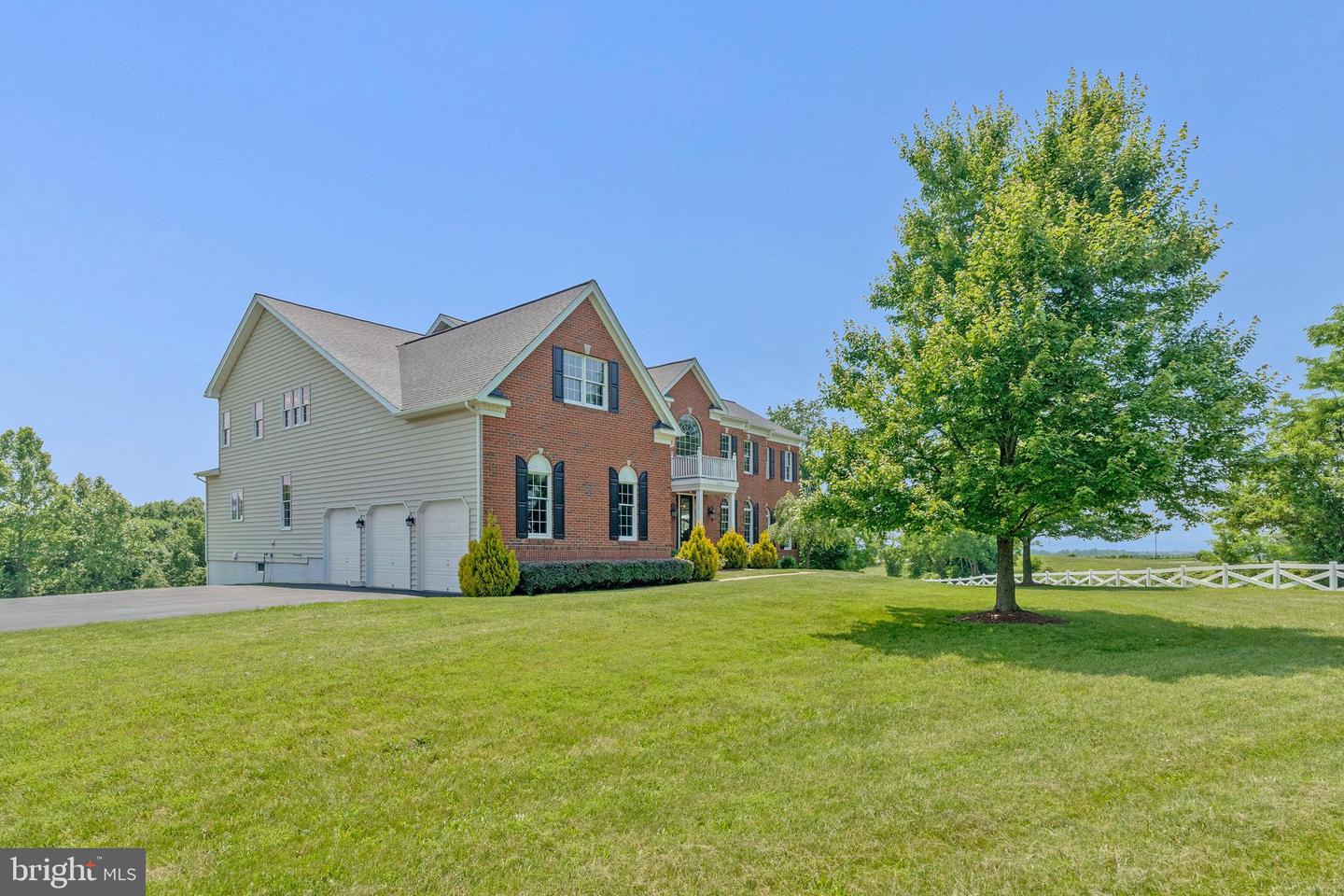 14785 BANKFIELD DR, WATERFORD, Virginia 20197, 4 Bedrooms Bedrooms, ,5 BathroomsBathrooms,Residential,For sale,14785 BANKFIELD DR,VALO2099158 MLS # VALO2099158