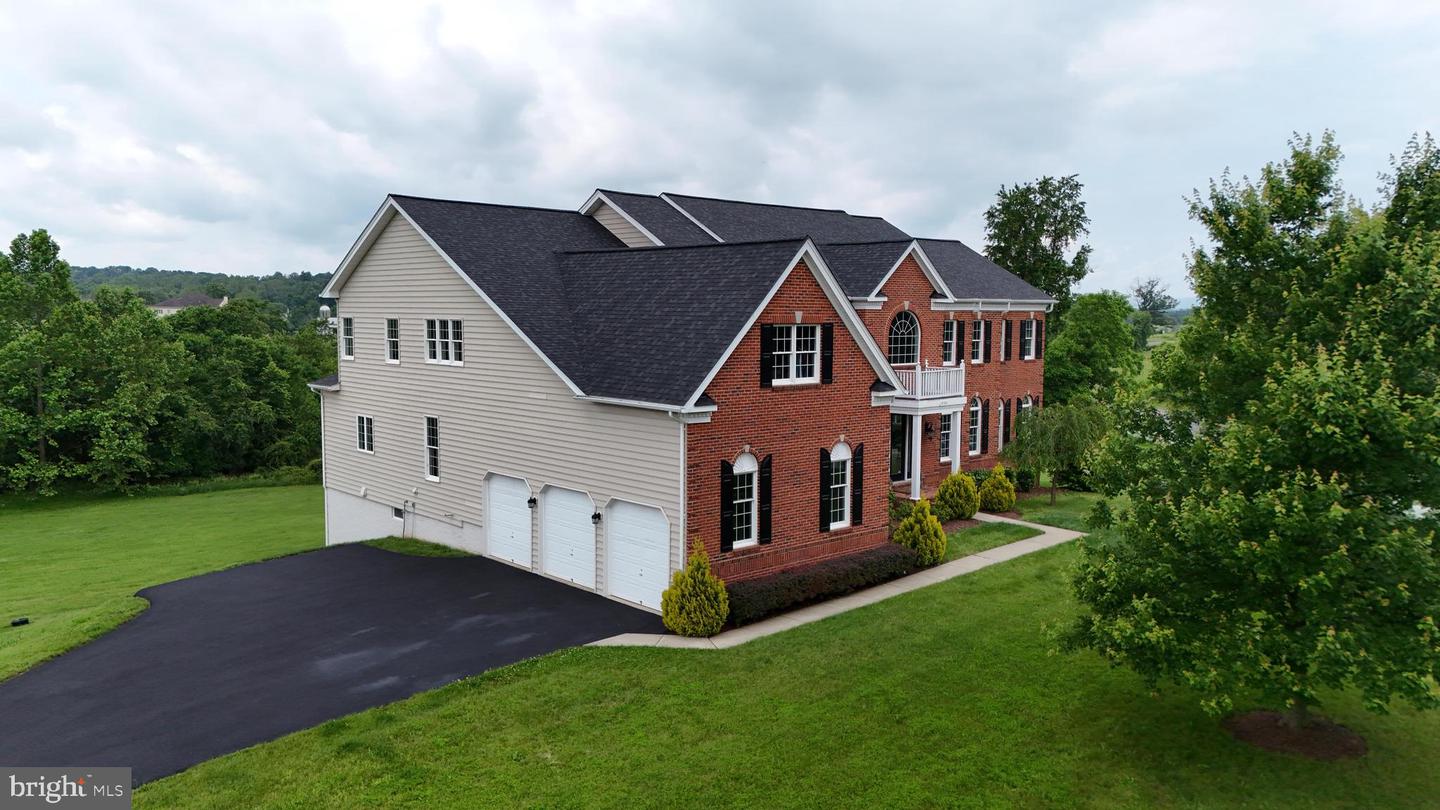 14785 BANKFIELD DR, WATERFORD, Virginia 20197, 4 Bedrooms Bedrooms, ,5 BathroomsBathrooms,Residential,For sale,14785 BANKFIELD DR,VALO2099158 MLS # VALO2099158