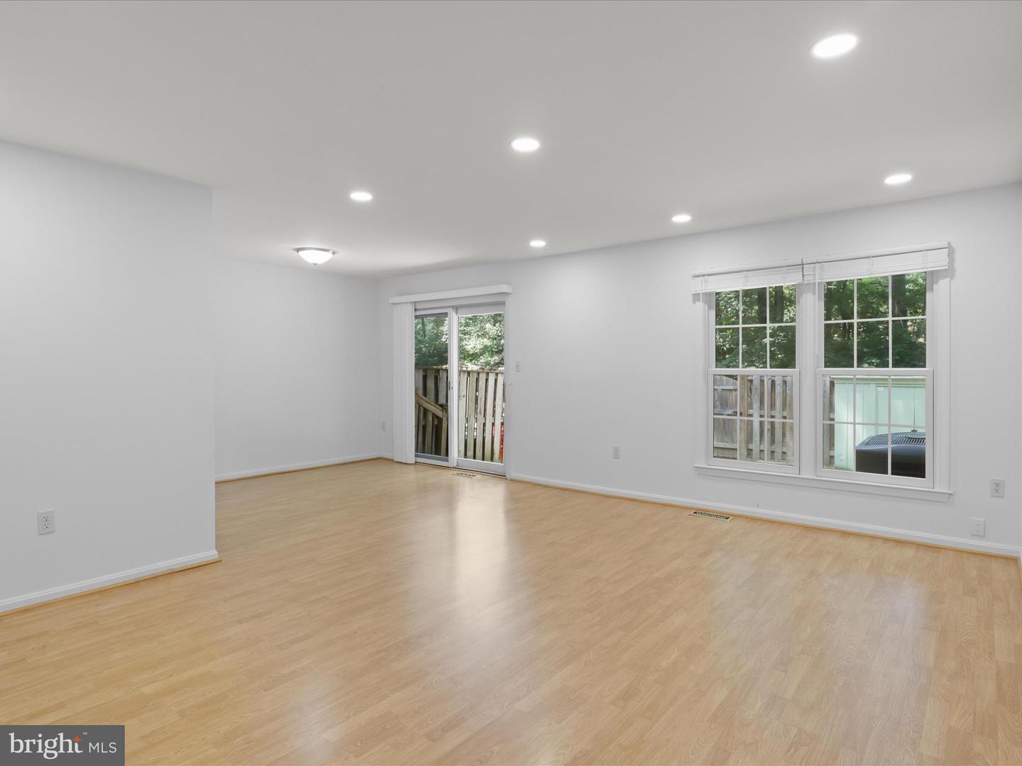 9664 MASTERWORKS DR, VIENNA, Virginia 22181, 3 Bedrooms Bedrooms, ,3 BathroomsBathrooms,Residential,For sale,9664 MASTERWORKS DR,VAFX2246600 MLS # VAFX2246600