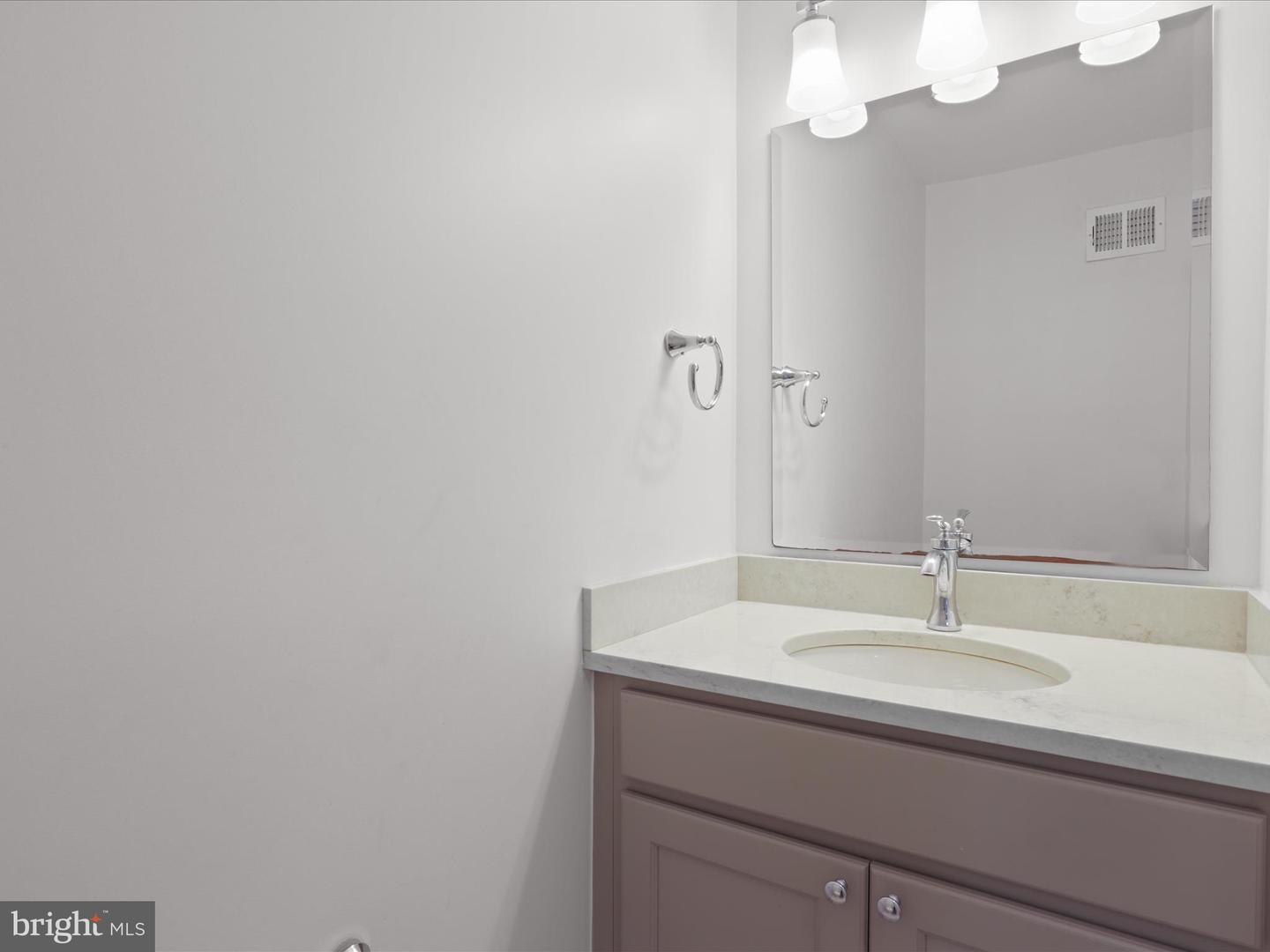 9664 MASTERWORKS DR, VIENNA, Virginia 22181, 3 Bedrooms Bedrooms, ,3 BathroomsBathrooms,Residential,For sale,9664 MASTERWORKS DR,VAFX2246600 MLS # VAFX2246600