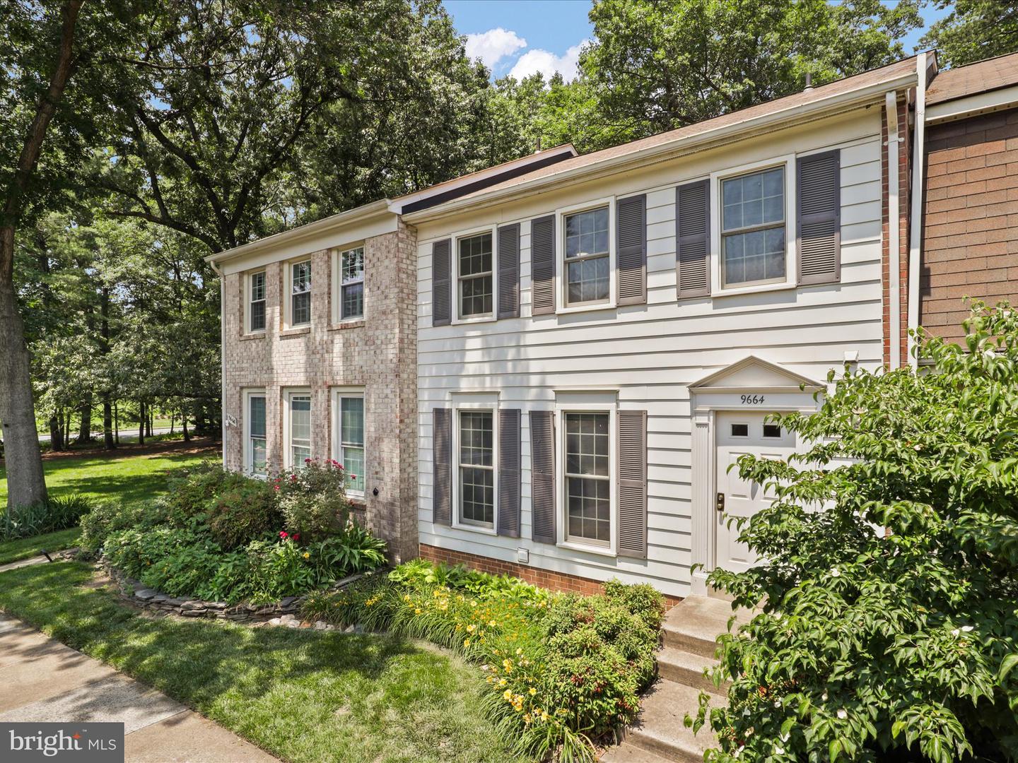 9664 MASTERWORKS DR, VIENNA, Virginia 22181, 3 Bedrooms Bedrooms, ,3 BathroomsBathrooms,Residential,For sale,9664 MASTERWORKS DR,VAFX2246600 MLS # VAFX2246600