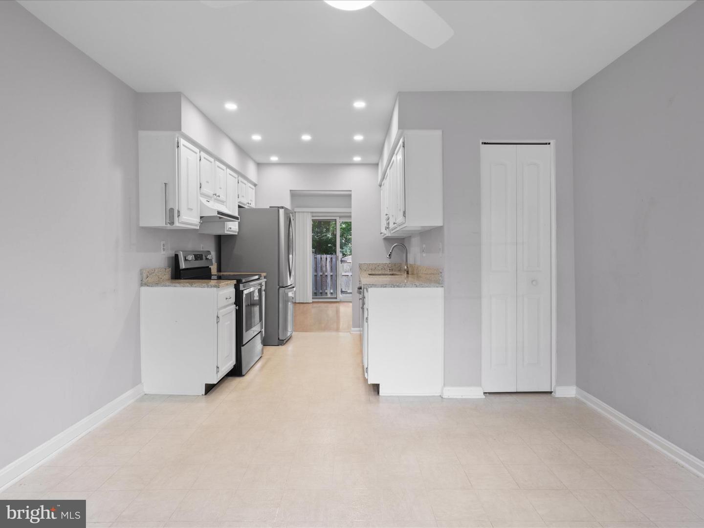 9664 MASTERWORKS DR, VIENNA, Virginia 22181, 3 Bedrooms Bedrooms, ,3 BathroomsBathrooms,Residential,For sale,9664 MASTERWORKS DR,VAFX2246600 MLS # VAFX2246600