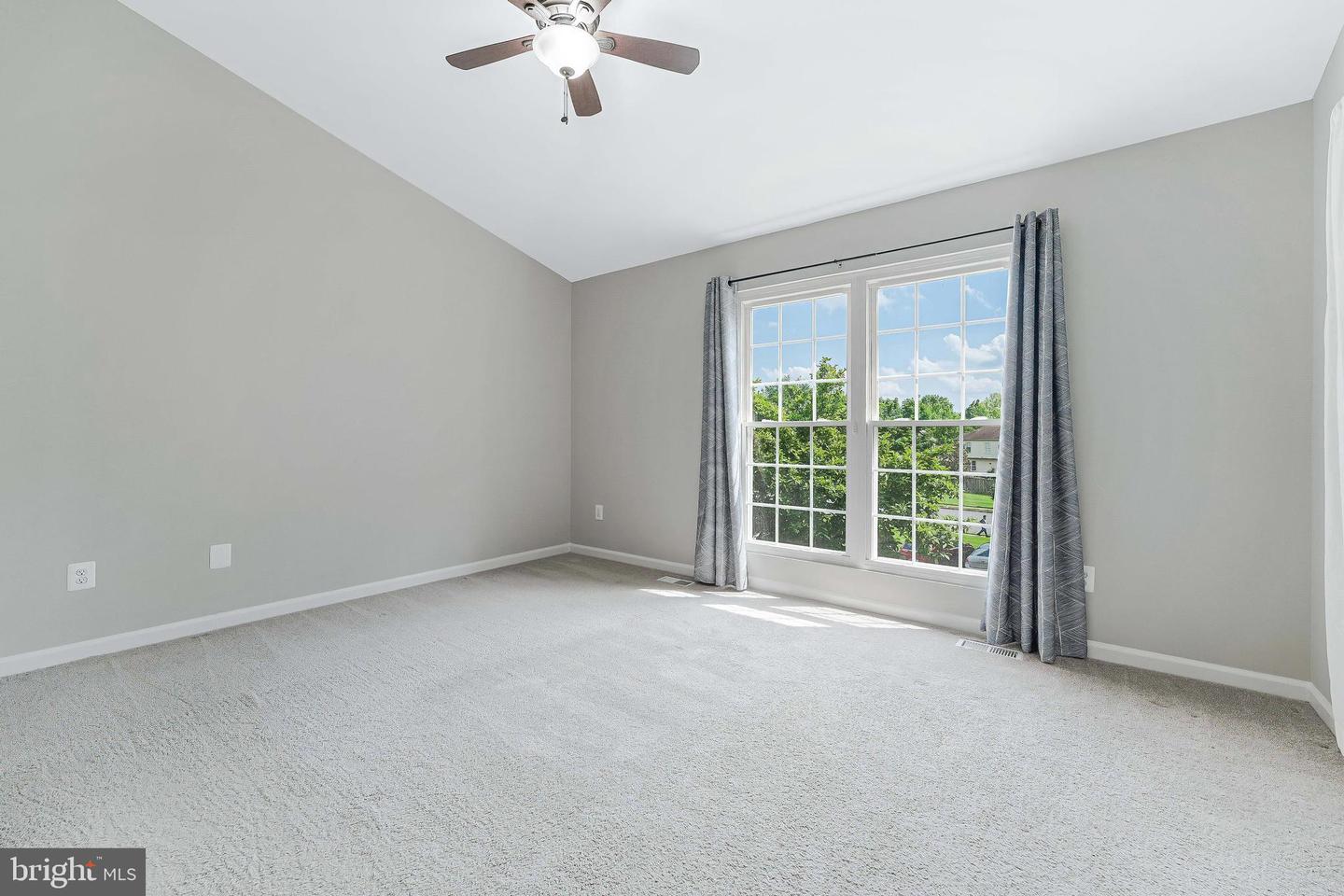 13582 HIGHLAND MEWS CT, HERNDON, Virginia 20171, 3 Bedrooms Bedrooms, ,2 BathroomsBathrooms,Residential,For sale,13582 HIGHLAND MEWS CT,VAFX2246826 MLS # VAFX2246826