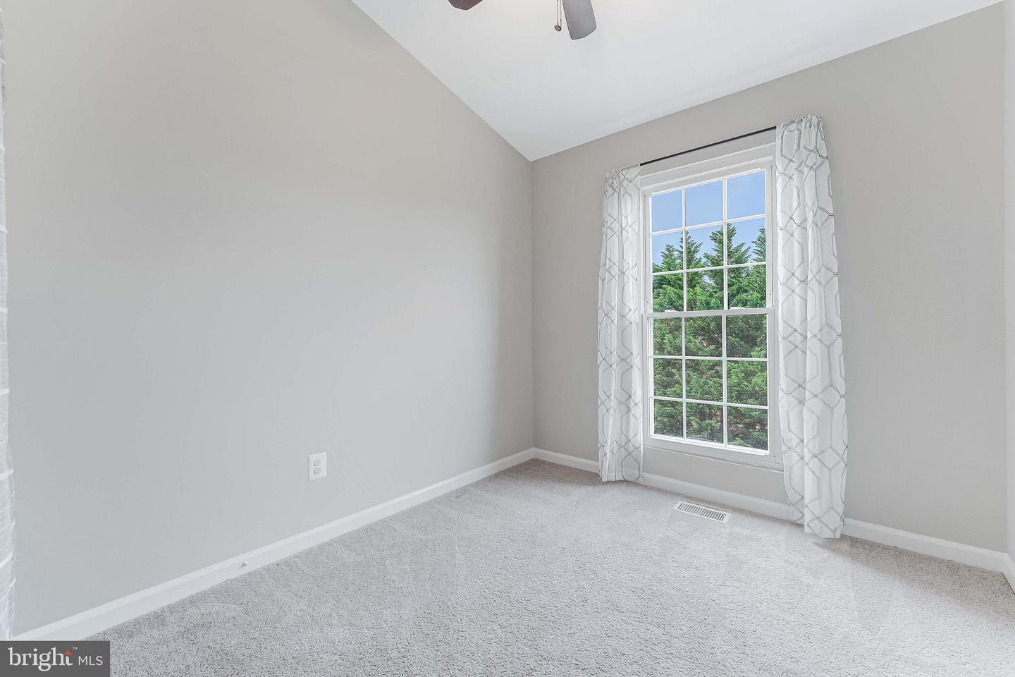 13582 HIGHLAND MEWS CT, HERNDON, Virginia 20171, 3 Bedrooms Bedrooms, ,2 BathroomsBathrooms,Residential,For sale,13582 HIGHLAND MEWS CT,VAFX2246826 MLS # VAFX2246826
