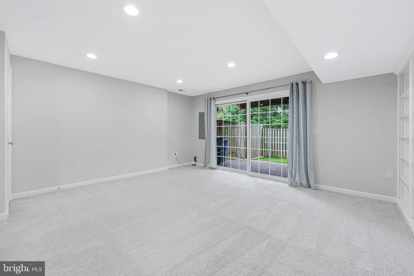13582 HIGHLAND MEWS CT, HERNDON, Virginia 20171, 3 Bedrooms Bedrooms, ,2 BathroomsBathrooms,Residential,For sale,13582 HIGHLAND MEWS CT,VAFX2246826 MLS # VAFX2246826