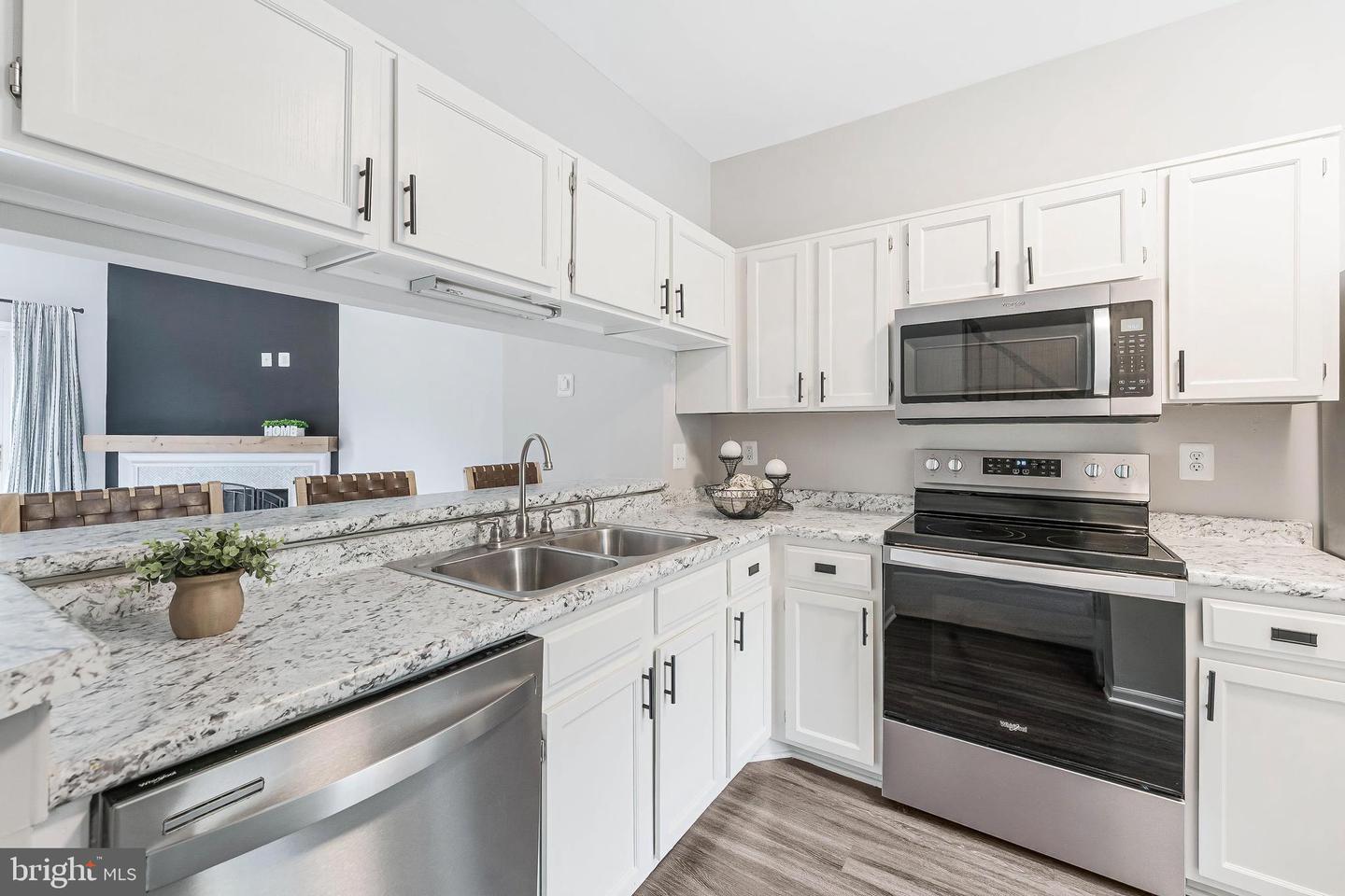 13582 HIGHLAND MEWS CT, HERNDON, Virginia 20171, 3 Bedrooms Bedrooms, ,2 BathroomsBathrooms,Residential,For sale,13582 HIGHLAND MEWS CT,VAFX2246826 MLS # VAFX2246826