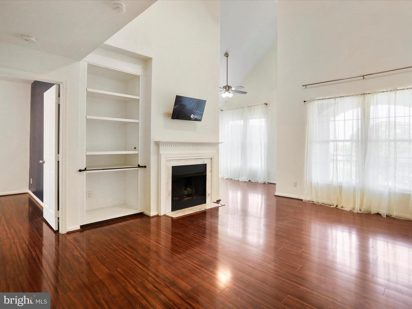 46598 DRYSDALE TER #302, STERLING, Virginia 20165, 2 Bedrooms Bedrooms, ,3 BathroomsBathrooms,Residential,For sale,46598 DRYSDALE TER #302,VALO2099386 MLS # VALO2099386