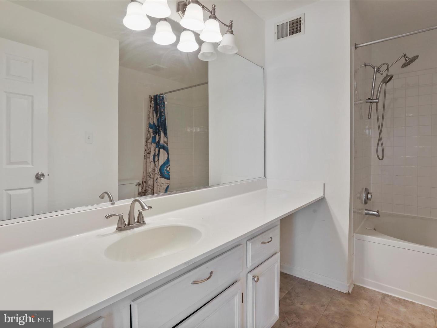 46598 DRYSDALE TER #302, STERLING, Virginia 20165, 2 Bedrooms Bedrooms, ,3 BathroomsBathrooms,Residential,For sale,46598 DRYSDALE TER #302,VALO2099386 MLS # VALO2099386