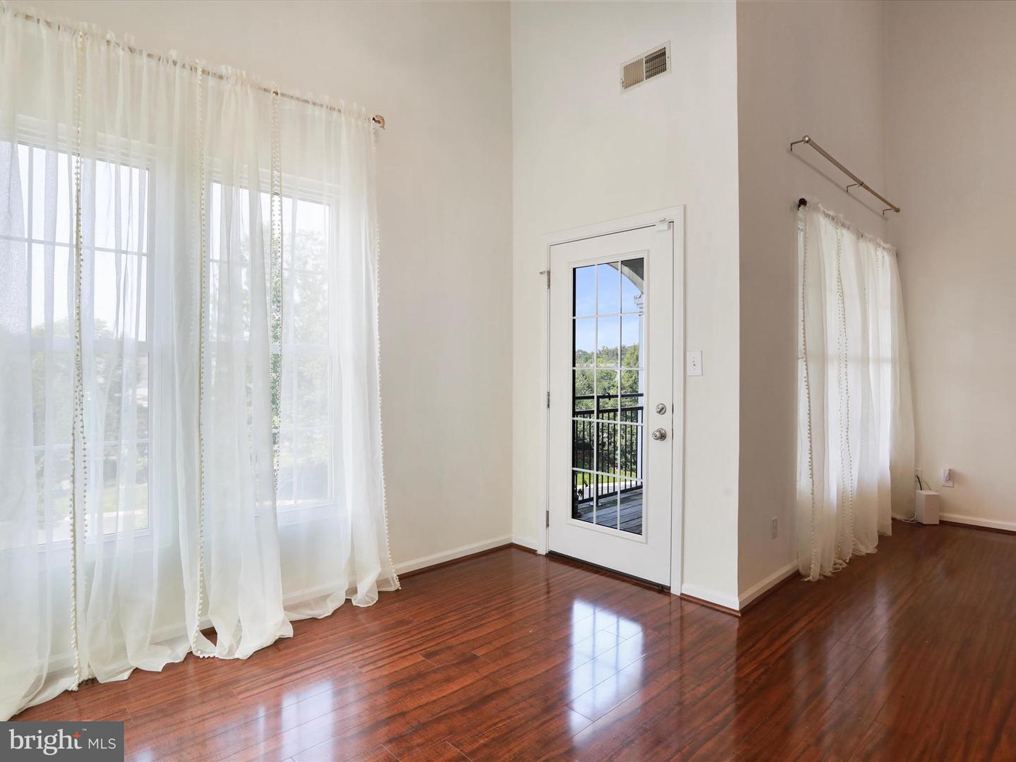 46598 DRYSDALE TER #302, STERLING, Virginia 20165, 2 Bedrooms Bedrooms, ,3 BathroomsBathrooms,Residential,For sale,46598 DRYSDALE TER #302,VALO2099386 MLS # VALO2099386