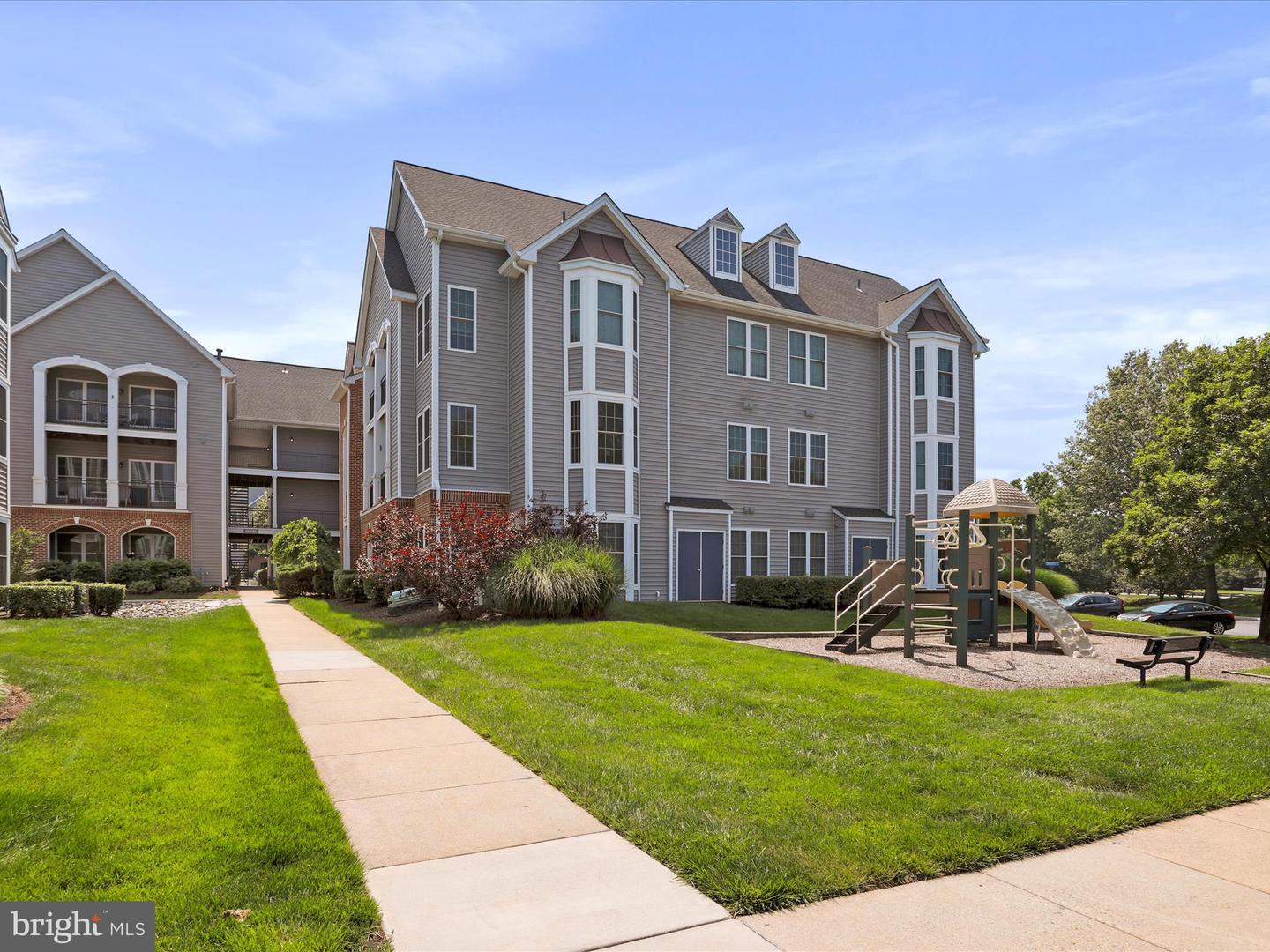 46598 DRYSDALE TER #302, STERLING, Virginia 20165, 2 Bedrooms Bedrooms, ,3 BathroomsBathrooms,Residential,For sale,46598 DRYSDALE TER #302,VALO2099386 MLS # VALO2099386