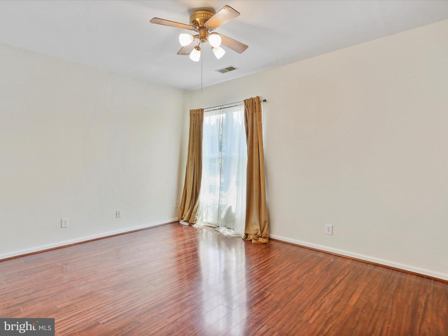 46598 DRYSDALE TER #302, STERLING, Virginia 20165, 2 Bedrooms Bedrooms, ,3 BathroomsBathrooms,Residential,For sale,46598 DRYSDALE TER #302,VALO2099386 MLS # VALO2099386