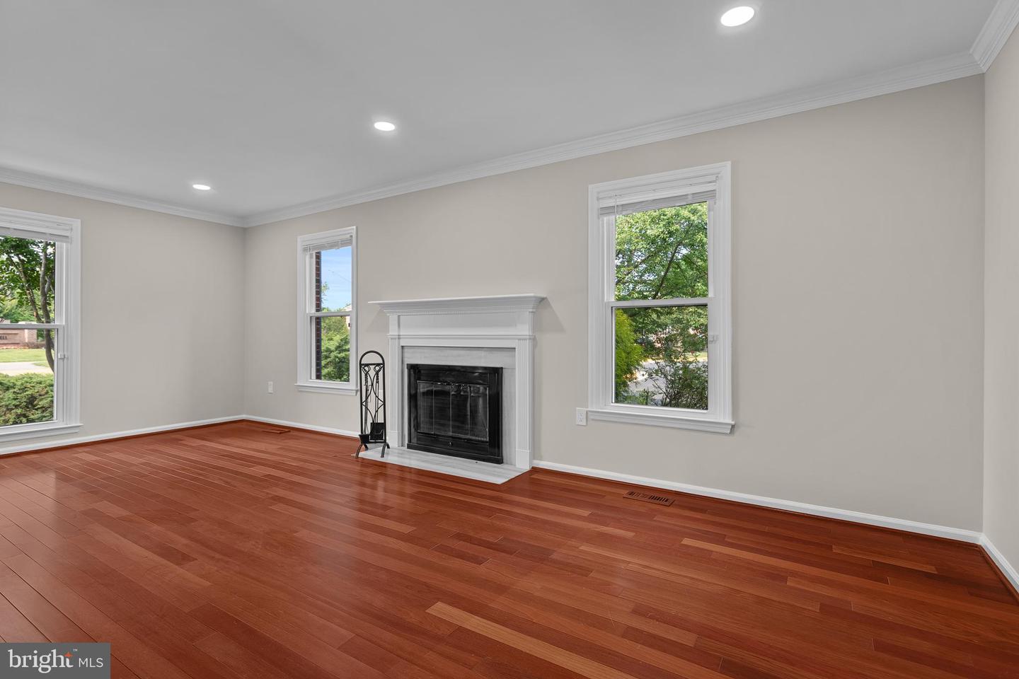 6161 SUMMER PARK LN, ALEXANDRIA, Virginia 22315, 4 Bedrooms Bedrooms, ,3 BathroomsBathrooms,Residential,For sale,6161 SUMMER PARK LN,VAFX2247038 MLS # VAFX2247038