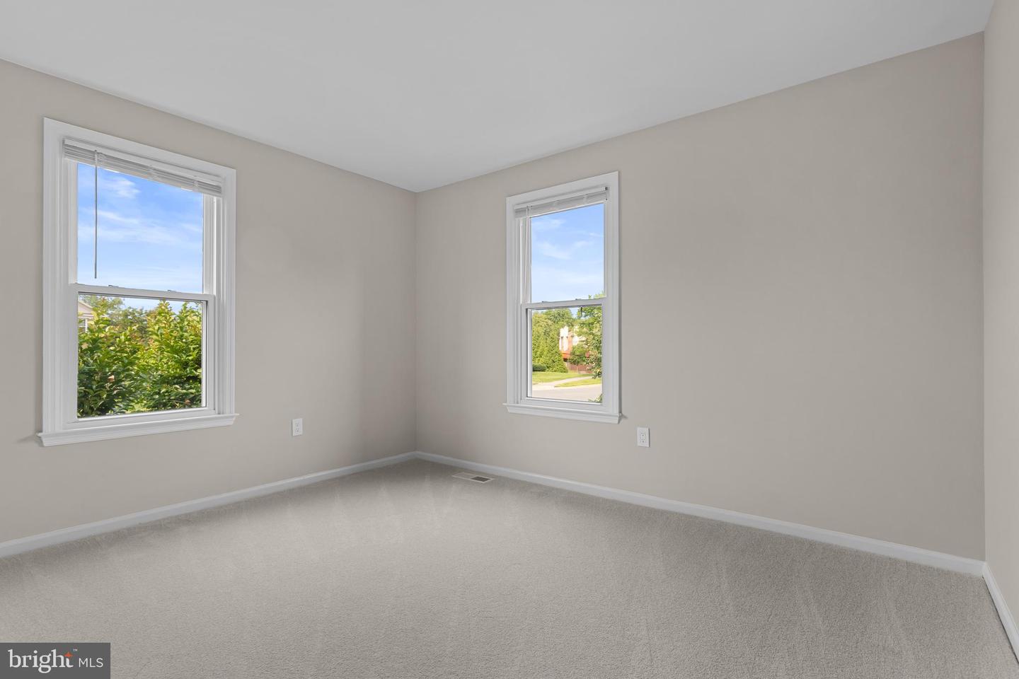 6161 SUMMER PARK LN, ALEXANDRIA, Virginia 22315, 4 Bedrooms Bedrooms, ,3 BathroomsBathrooms,Residential,For sale,6161 SUMMER PARK LN,VAFX2247038 MLS # VAFX2247038