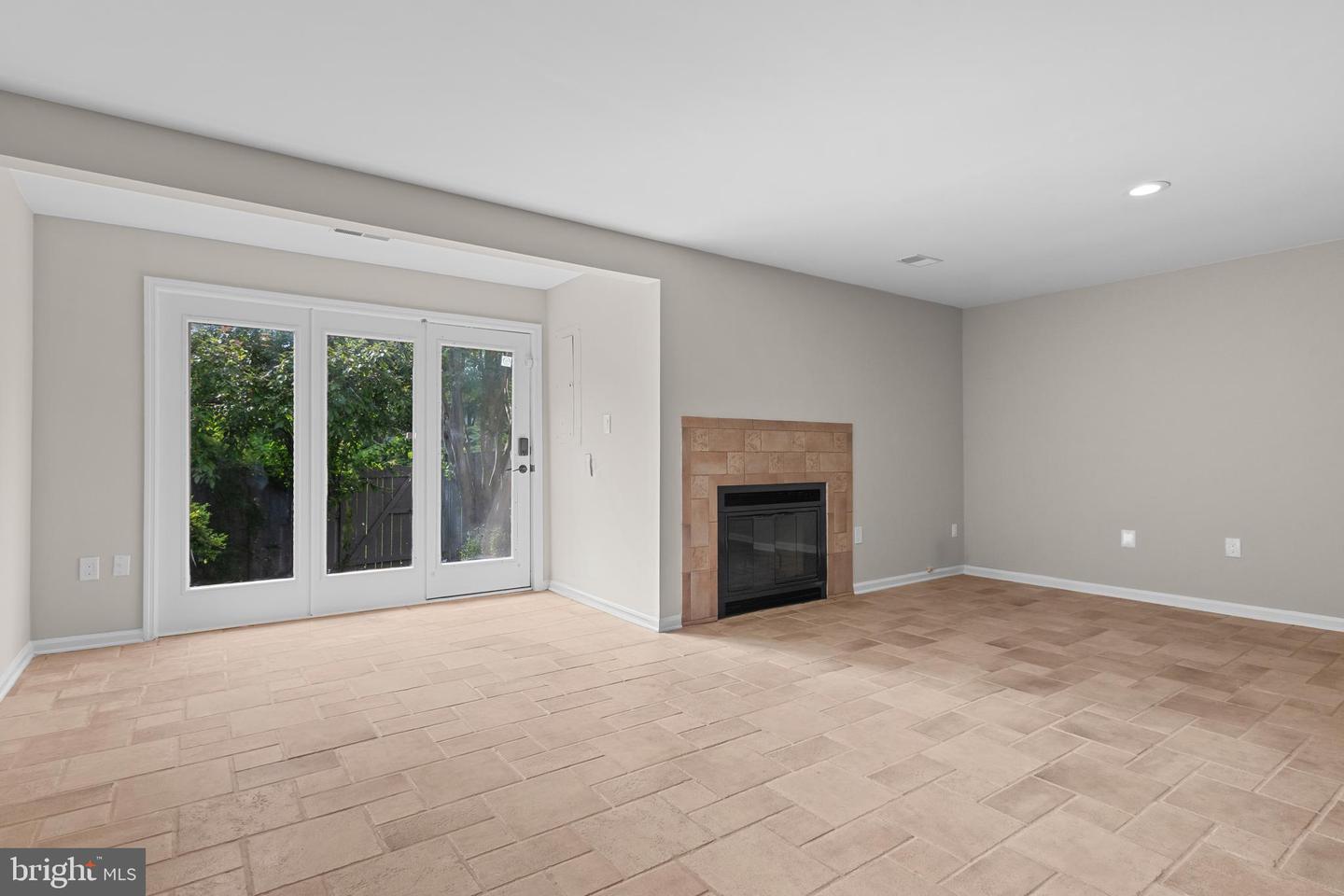 6161 SUMMER PARK LN, ALEXANDRIA, Virginia 22315, 4 Bedrooms Bedrooms, ,3 BathroomsBathrooms,Residential,For sale,6161 SUMMER PARK LN,VAFX2247038 MLS # VAFX2247038