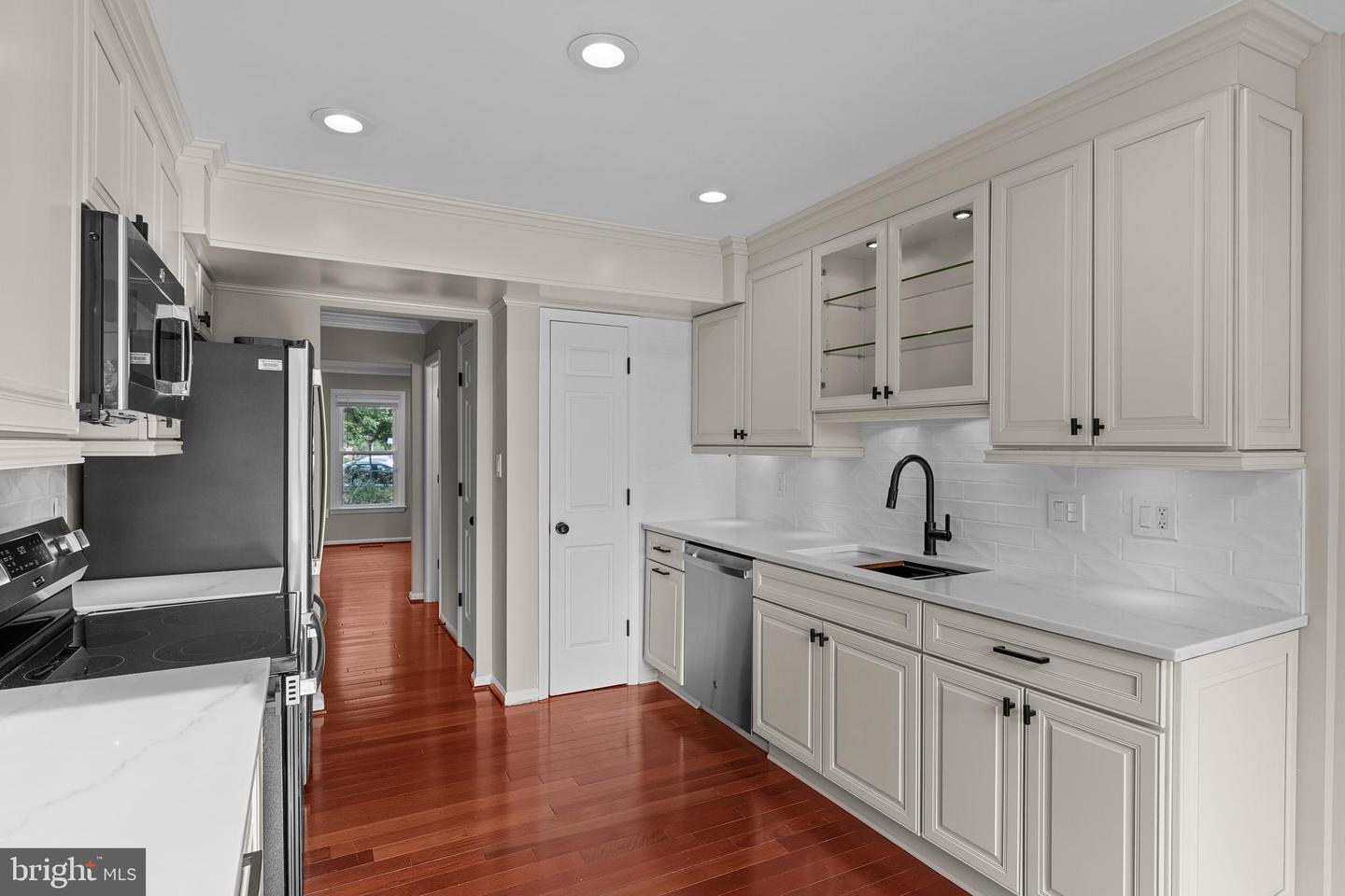 6161 SUMMER PARK LN, ALEXANDRIA, Virginia 22315, 4 Bedrooms Bedrooms, ,3 BathroomsBathrooms,Residential,For sale,6161 SUMMER PARK LN,VAFX2247038 MLS # VAFX2247038