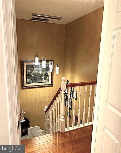 8712 RIDGE HOLLOW CT, SPRINGFIELD, Virginia 22152, 3 Bedrooms Bedrooms, ,3 BathroomsBathrooms,Residential,For sale,8712 RIDGE HOLLOW CT,VAFX2247116 MLS # VAFX2247116