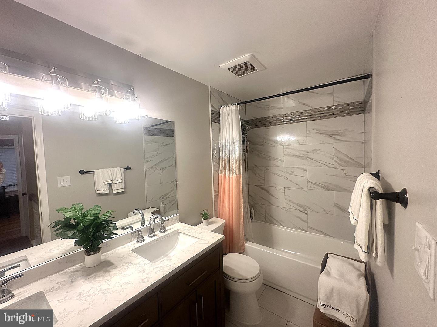 8712 RIDGE HOLLOW CT, SPRINGFIELD, Virginia 22152, 3 Bedrooms Bedrooms, ,3 BathroomsBathrooms,Residential,For sale,8712 RIDGE HOLLOW CT,VAFX2247116 MLS # VAFX2247116