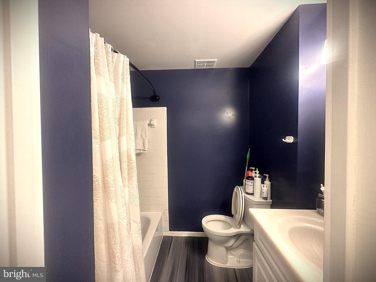 8712 RIDGE HOLLOW CT, SPRINGFIELD, Virginia 22152, 3 Bedrooms Bedrooms, ,3 BathroomsBathrooms,Residential,For sale,8712 RIDGE HOLLOW CT,VAFX2247116 MLS # VAFX2247116