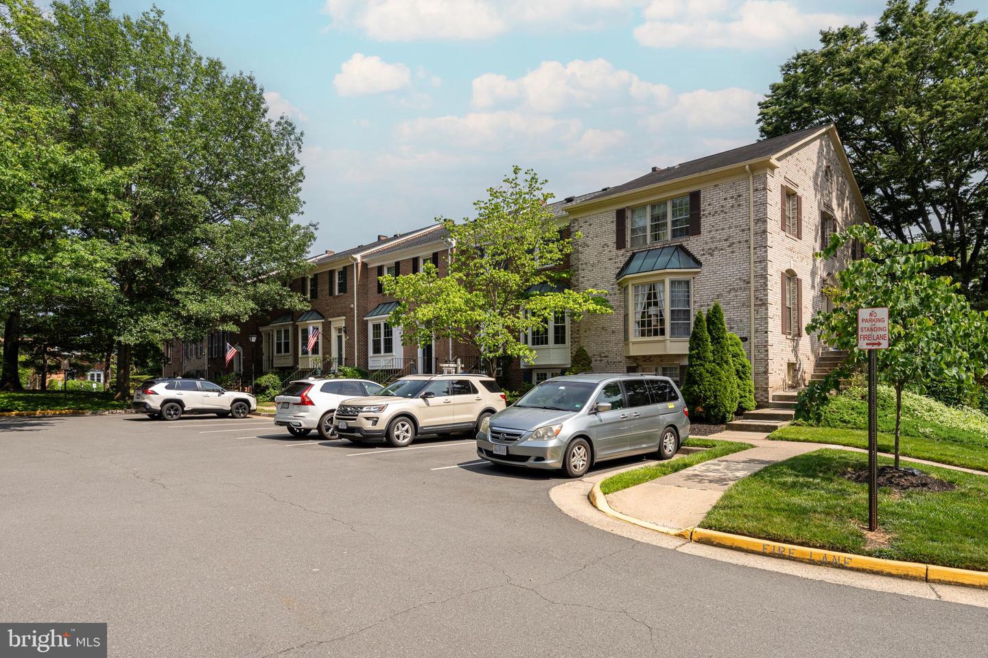 9312 SILVER MILL PL, FAIRFAX, Virginia 22031, 4 Bedrooms Bedrooms, ,3 BathroomsBathrooms,Residential,For sale,9312 SILVER MILL PL,VAFX2247130 MLS # VAFX2247130