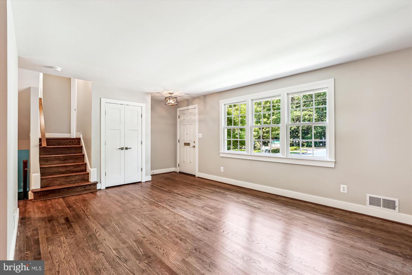 4711 PONTIAC DR, ANNANDALE, Virginia 22003, 5 Bedrooms Bedrooms, ,3 BathroomsBathrooms,Residential,For sale,4711 PONTIAC DR,VAFX2247214 MLS # VAFX2247214