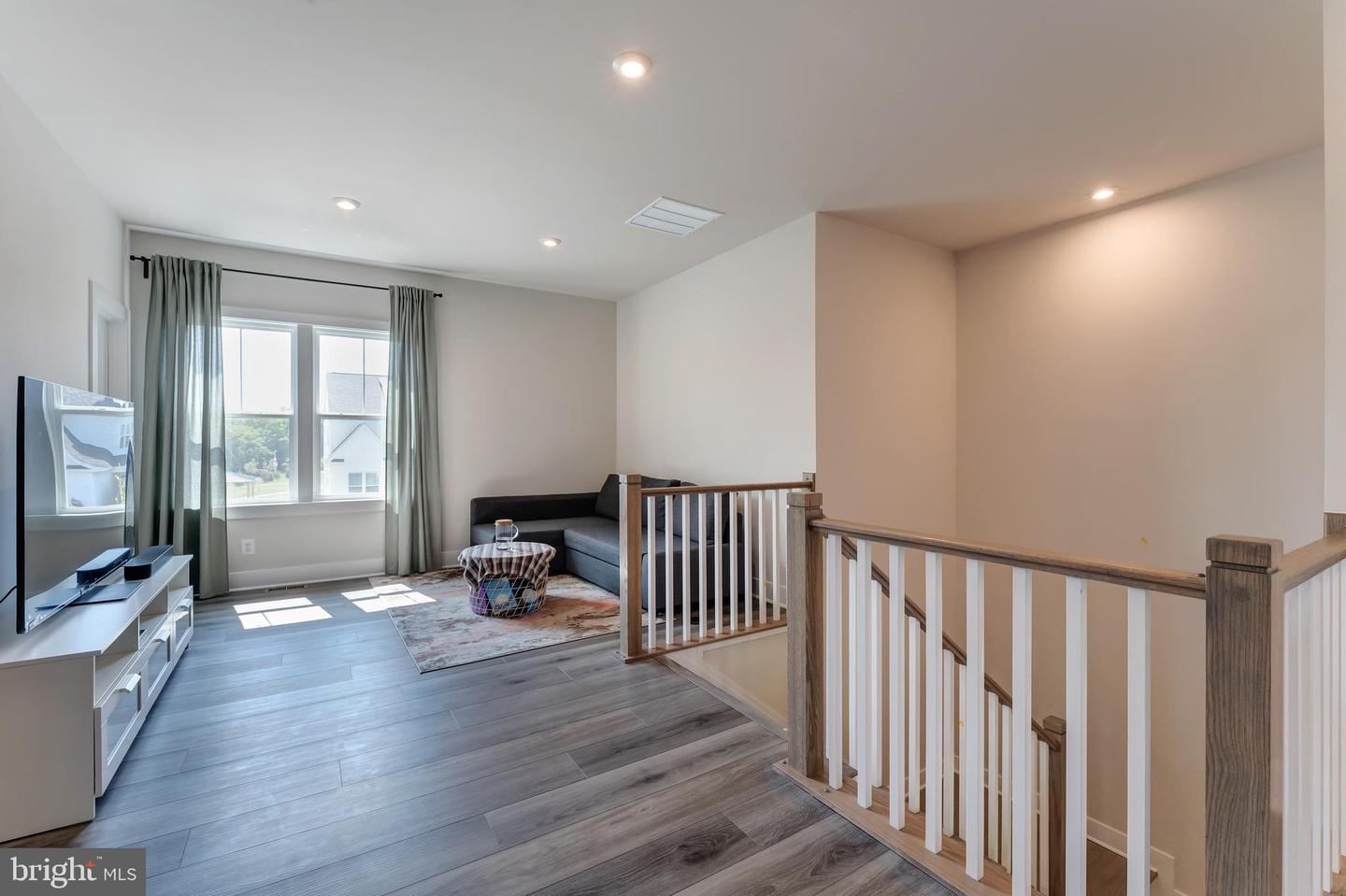 950 WARLANDER DR SW, LEESBURG, Virginia 20175, 5 Bedrooms Bedrooms, ,4 BathroomsBathrooms,Residential,For sale,950 WARLANDER DR SW,VALO2099474 MLS # VALO2099474