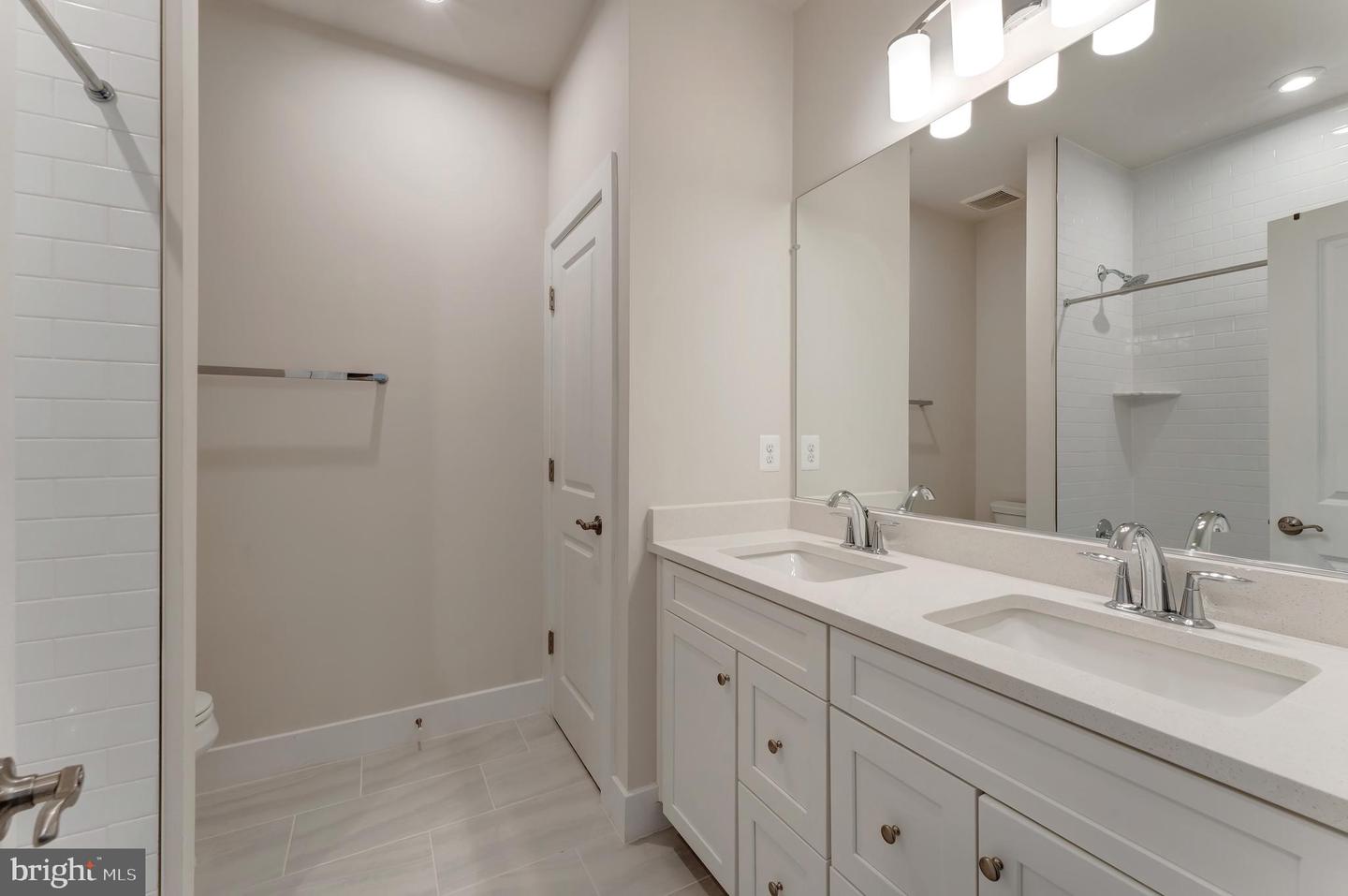 950 WARLANDER DR SW, LEESBURG, Virginia 20175, 5 Bedrooms Bedrooms, ,4 BathroomsBathrooms,Residential,For sale,950 WARLANDER DR SW,VALO2099474 MLS # VALO2099474