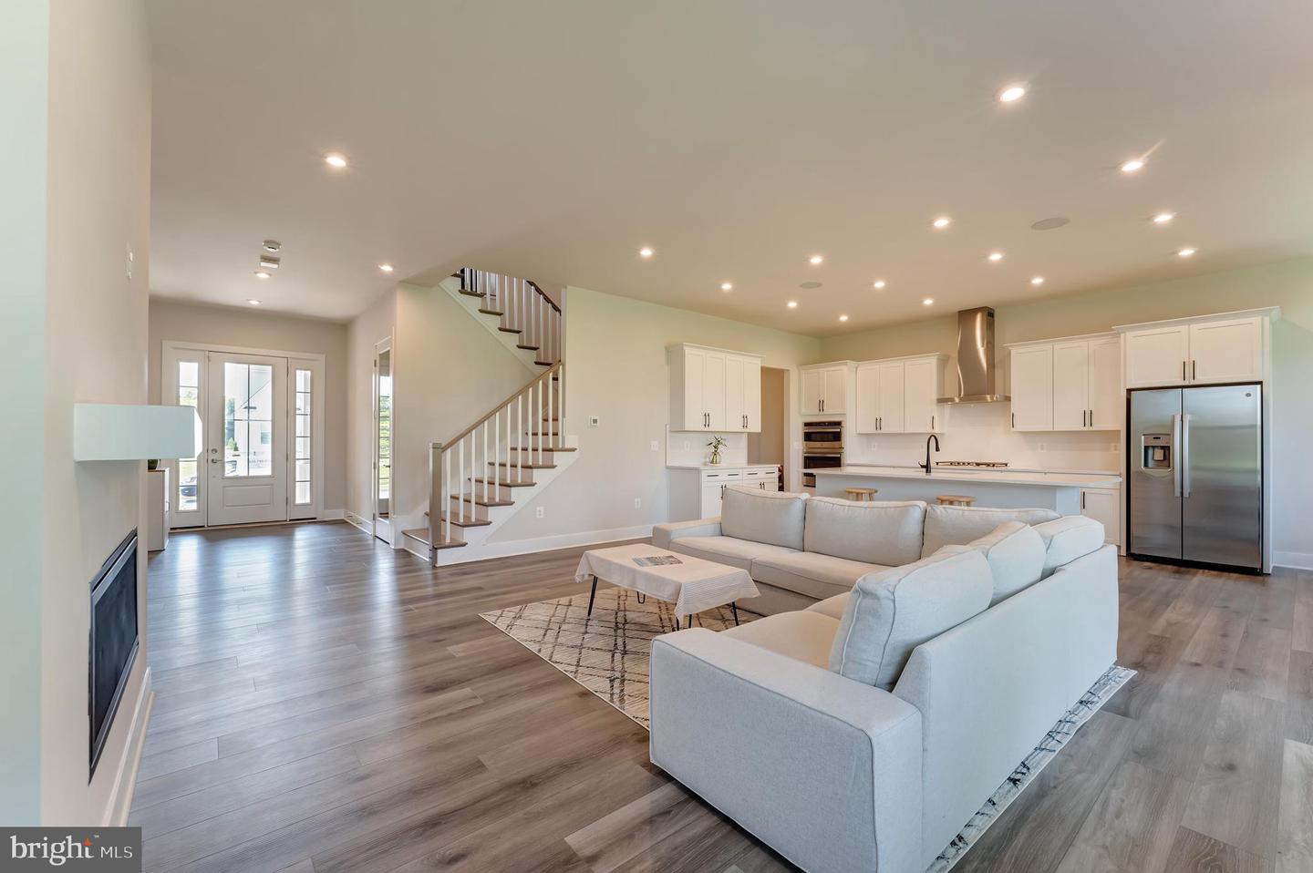 950 WARLANDER DR SW, LEESBURG, Virginia 20175, 5 Bedrooms Bedrooms, ,4 BathroomsBathrooms,Residential,For sale,950 WARLANDER DR SW,VALO2099474 MLS # VALO2099474