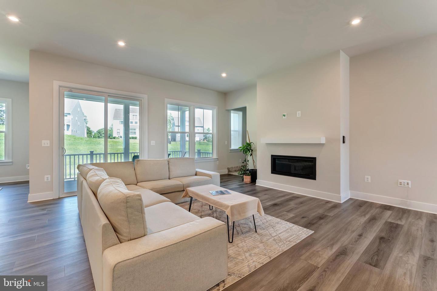 950 WARLANDER DR SW, LEESBURG, Virginia 20175, 5 Bedrooms Bedrooms, ,4 BathroomsBathrooms,Residential,For sale,950 WARLANDER DR SW,VALO2099474 MLS # VALO2099474