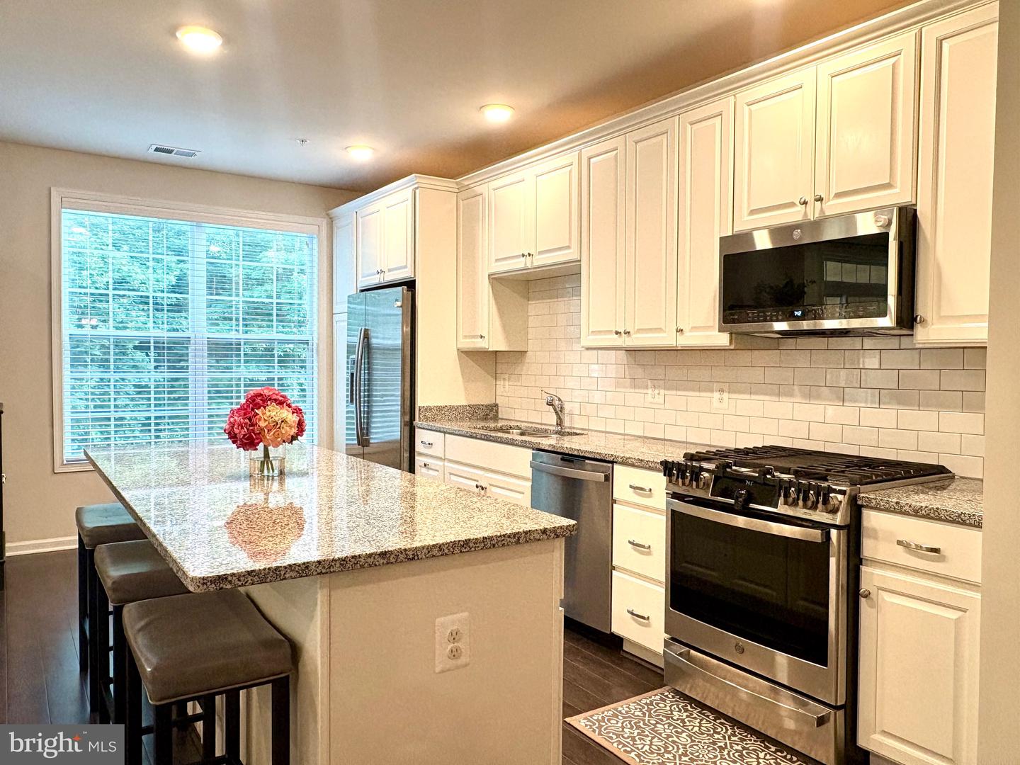 23245 MILLTOWN KNOLL SQ #103, ASHBURN, Virginia 20148, 2 Bedrooms Bedrooms, ,2 BathroomsBathrooms,Residential,For sale,23245 MILLTOWN KNOLL SQ #103,VALO2099574 MLS # VALO2099574