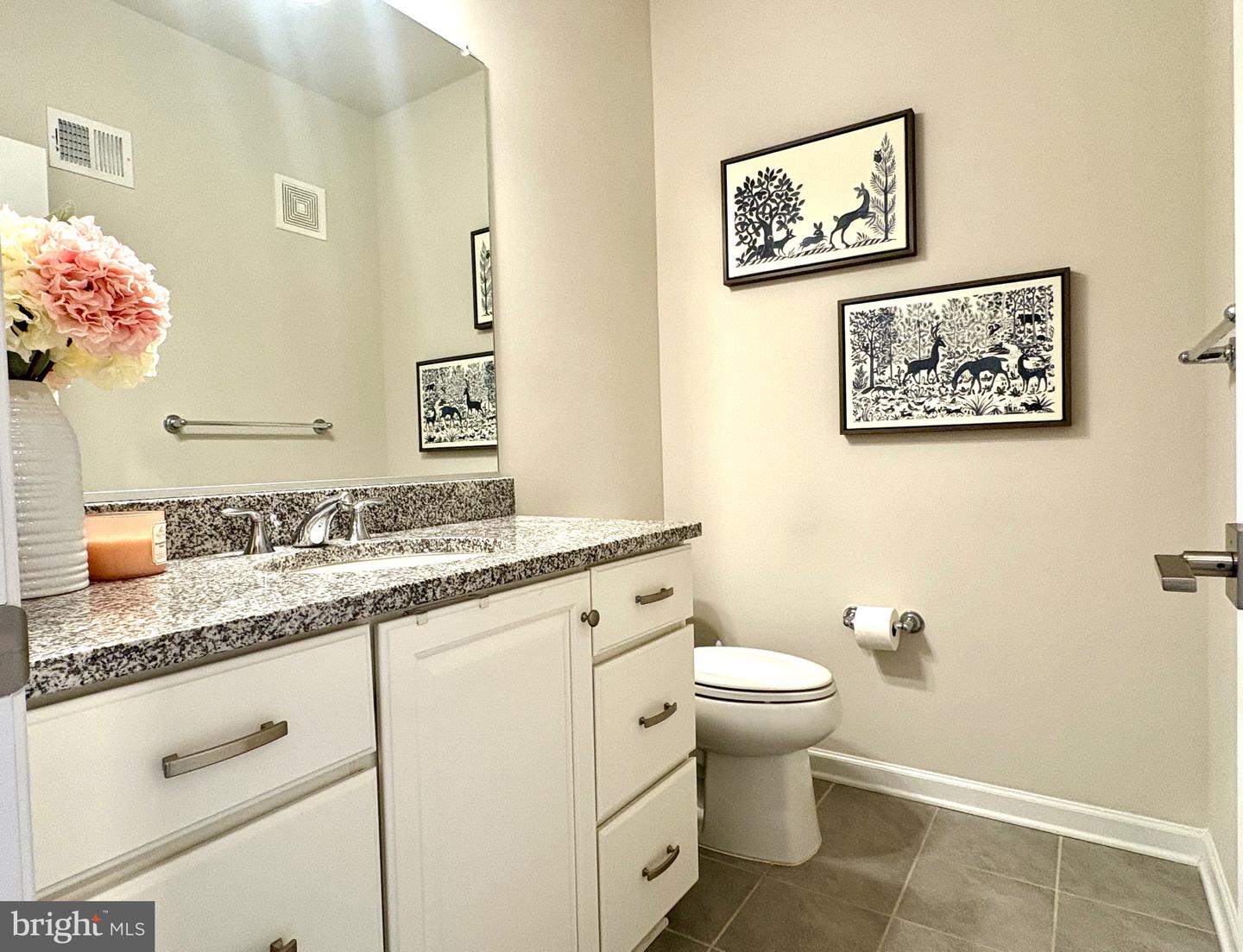 23245 MILLTOWN KNOLL SQ #103, ASHBURN, Virginia 20148, 2 Bedrooms Bedrooms, ,2 BathroomsBathrooms,Residential,For sale,23245 MILLTOWN KNOLL SQ #103,VALO2099574 MLS # VALO2099574