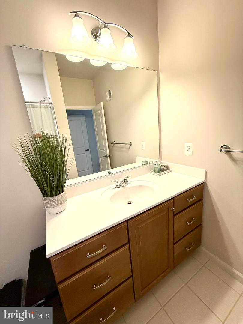 23245 MILLTOWN KNOLL SQ #103, ASHBURN, Virginia 20148, 2 Bedrooms Bedrooms, ,2 BathroomsBathrooms,Residential,For sale,23245 MILLTOWN KNOLL SQ #103,VALO2099574 MLS # VALO2099574