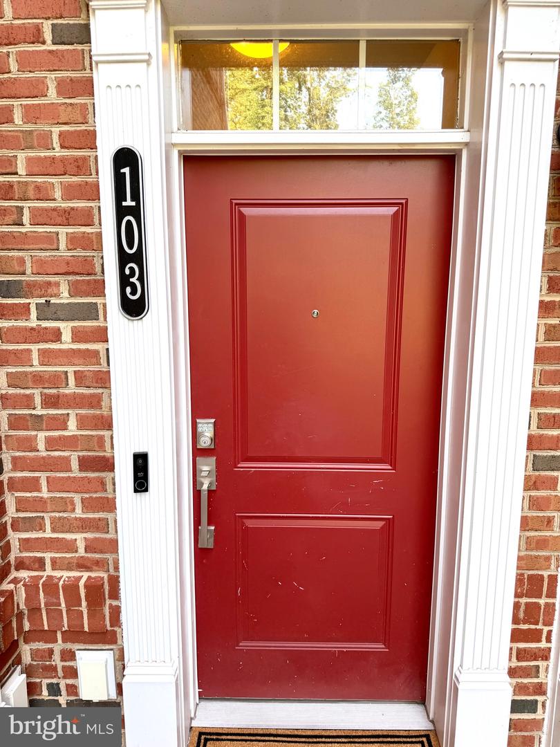 23245 MILLTOWN KNOLL SQ #103, ASHBURN, Virginia 20148, 2 Bedrooms Bedrooms, ,2 BathroomsBathrooms,Residential,For sale,23245 MILLTOWN KNOLL SQ #103,VALO2099574 MLS # VALO2099574