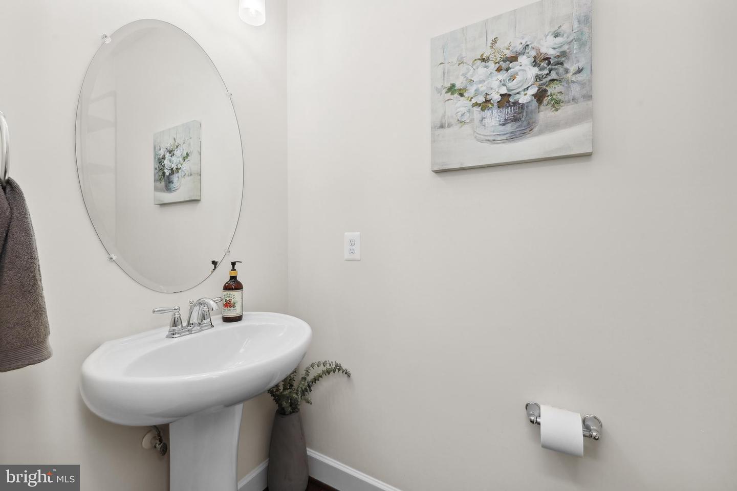 24 SUTTER DR, FREDERICKSBURG, Virginia 22405, 5 Bedrooms Bedrooms, ,4 BathroomsBathrooms,Residential,For sale,24 SUTTER DR,VAST2039800 MLS # VAST2039800