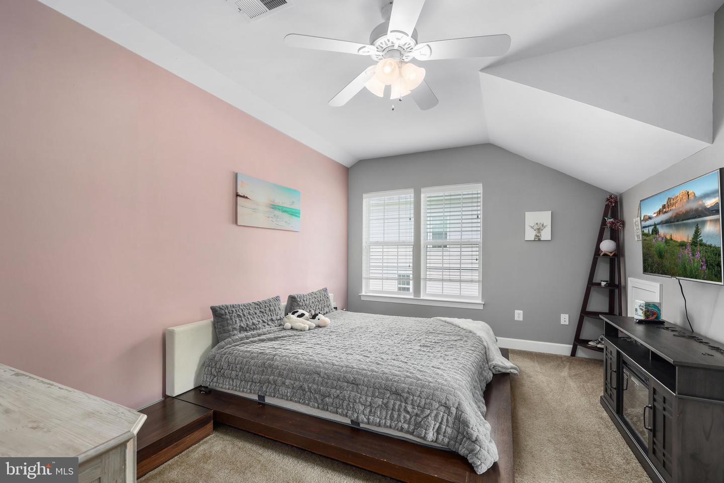 24 SUTTER DR, FREDERICKSBURG, Virginia 22405, 5 Bedrooms Bedrooms, ,4 BathroomsBathrooms,Residential,For sale,24 SUTTER DR,VAST2039800 MLS # VAST2039800
