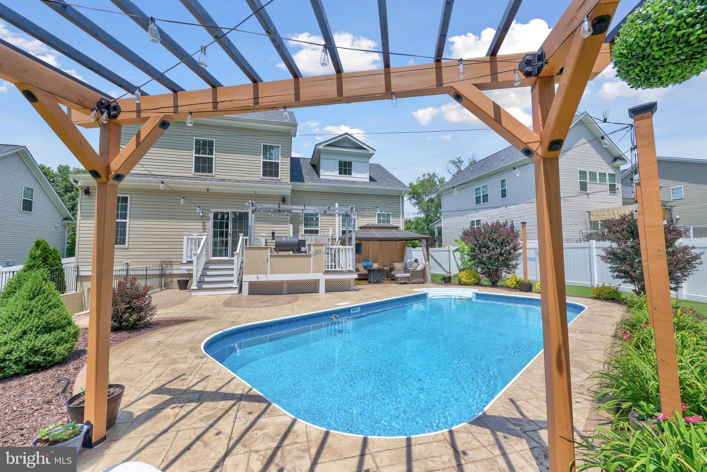 24 SUTTER DR, FREDERICKSBURG, Virginia 22405, 5 Bedrooms Bedrooms, ,4 BathroomsBathrooms,Residential,For sale,24 SUTTER DR,VAST2039800 MLS # VAST2039800