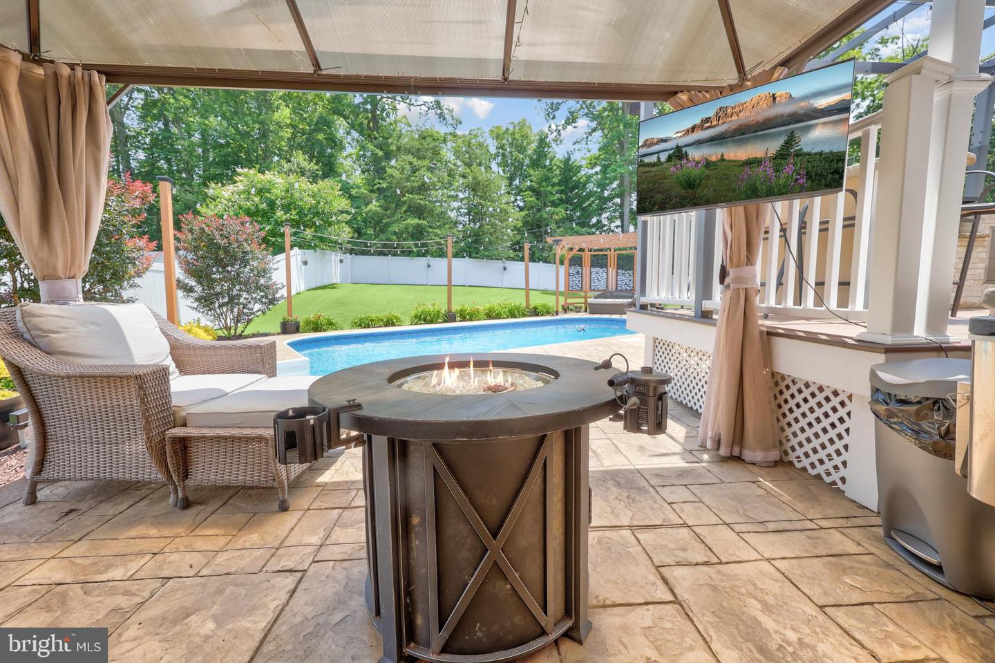 24 SUTTER DR, FREDERICKSBURG, Virginia 22405, 5 Bedrooms Bedrooms, ,4 BathroomsBathrooms,Residential,For sale,24 SUTTER DR,VAST2039800 MLS # VAST2039800