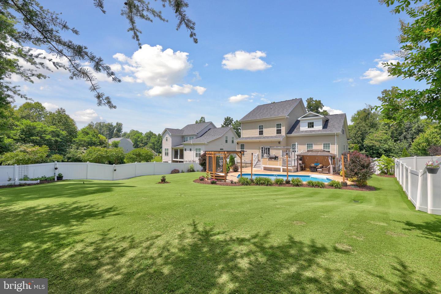 24 SUTTER DR, FREDERICKSBURG, Virginia 22405, 5 Bedrooms Bedrooms, ,4 BathroomsBathrooms,Residential,For sale,24 SUTTER DR,VAST2039800 MLS # VAST2039800