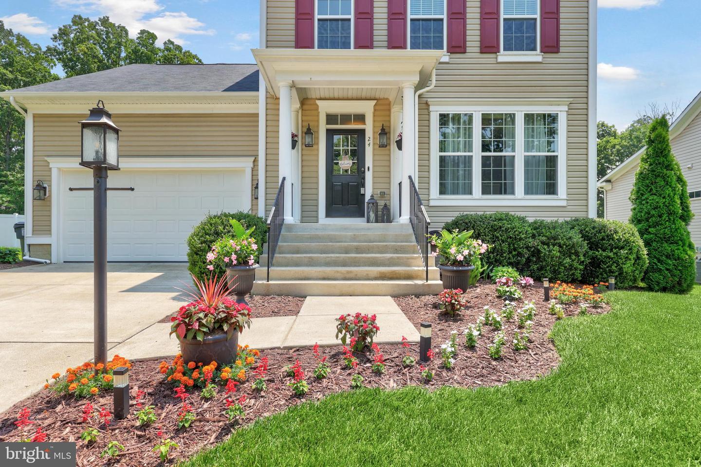 24 SUTTER DR, FREDERICKSBURG, Virginia 22405, 5 Bedrooms Bedrooms, ,4 BathroomsBathrooms,Residential,For sale,24 SUTTER DR,VAST2039800 MLS # VAST2039800