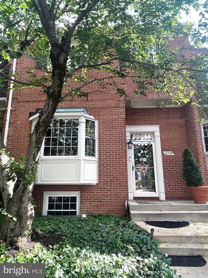 8259 CEDAR LANDING CT, ALEXANDRIA, Virginia 22306, 4 Bedrooms Bedrooms, ,3 BathroomsBathrooms,Residential,For sale,8259 CEDAR LANDING CT,VAFX2247390 MLS # VAFX2247390