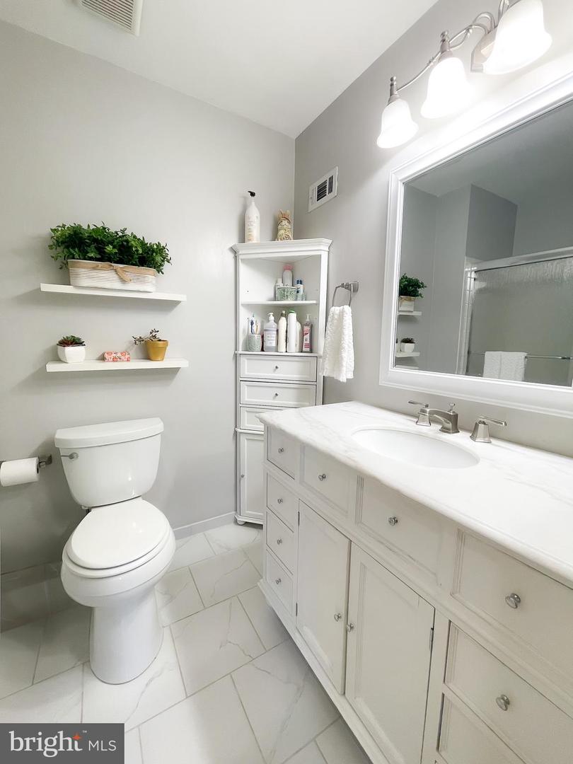 8259 CEDAR LANDING CT, ALEXANDRIA, Virginia 22306, 4 Bedrooms Bedrooms, ,3 BathroomsBathrooms,Residential,For sale,8259 CEDAR LANDING CT,VAFX2247390 MLS # VAFX2247390