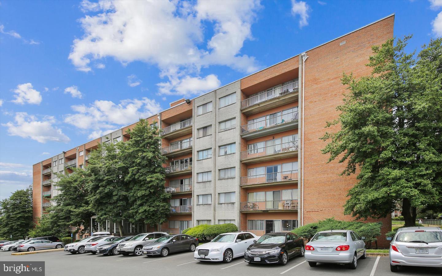 431 N ARMISTEAD ST N #311, ALEXANDRIA, Virginia 22312, 2 Bedrooms Bedrooms, ,1 BathroomBathrooms,Residential,For sale,431 N ARMISTEAD ST N #311,VAAX2046518 MLS # VAAX2046518