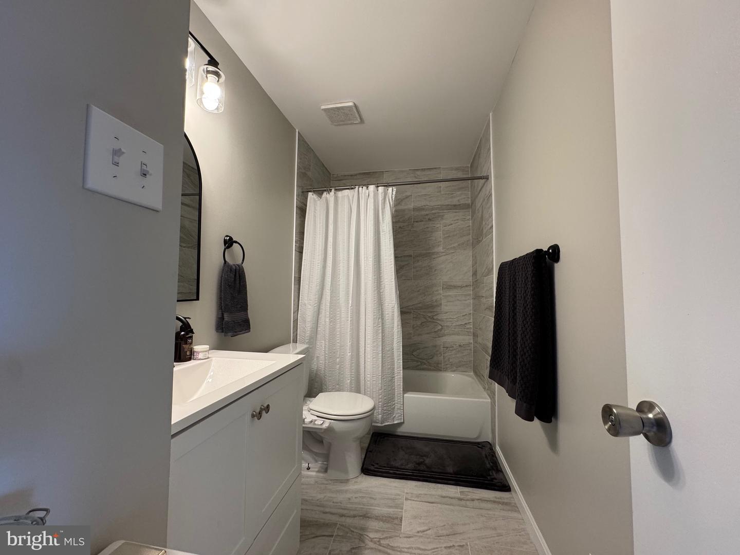 4146 FERRARA TER, WOODBRIDGE, Virginia 22193, 4 Bedrooms Bedrooms, ,2 BathroomsBathrooms,Residential,For sale,4146 FERRARA TER,VAPW2097076 MLS # VAPW2097076